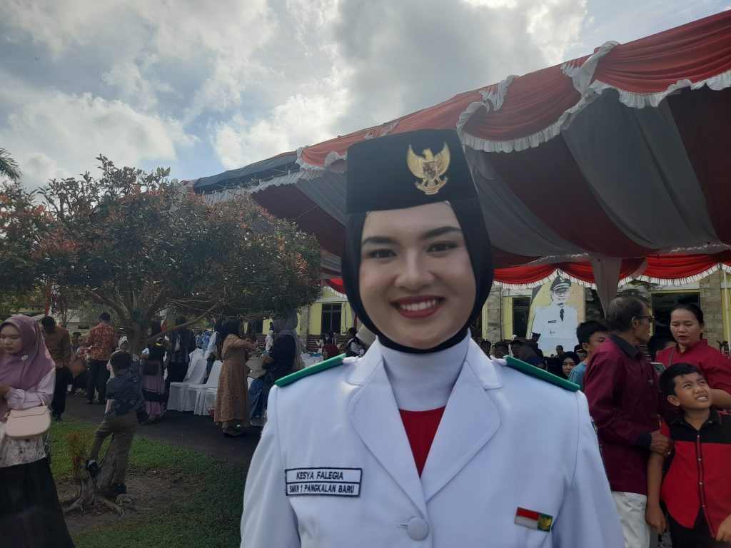 Kesya Falegia Sukses Jadi Pembawa Baki Upacara HUT RI di Pemkab Bateng
