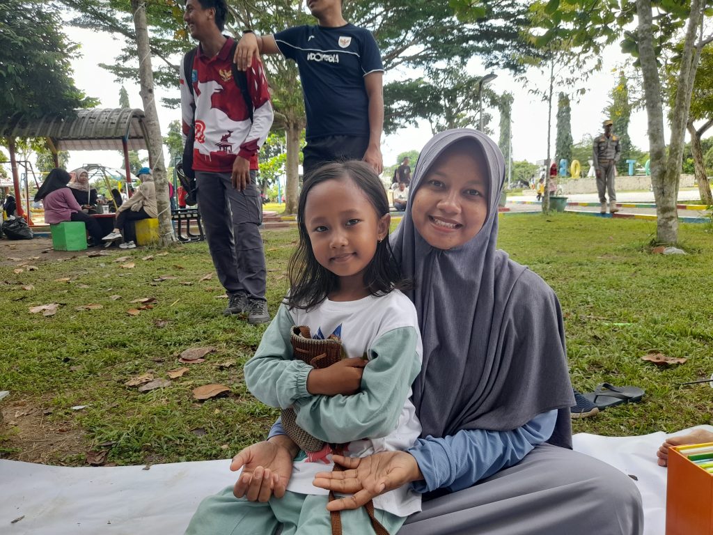 Kisah Putri Terapkan Parenting Literasi Sejak Dini pada Anaknya